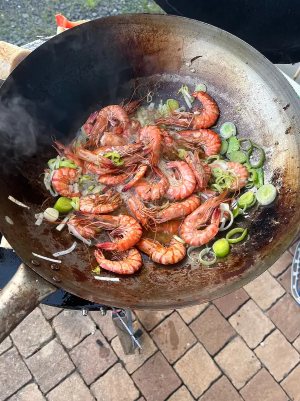 Garnelen im großen Wok