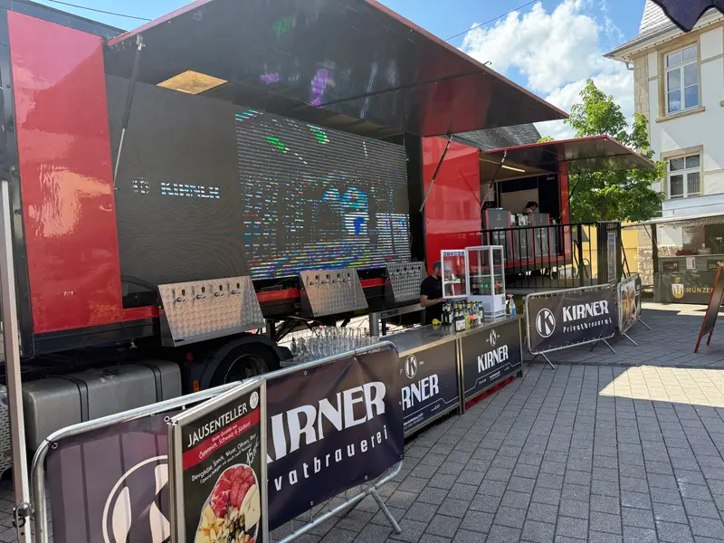 Der geöffnete Gastro-Liner mit Kirner-Branding