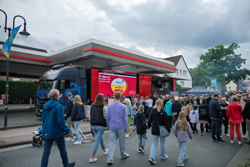 Der Gastro-Liner auf einem Straßenfest